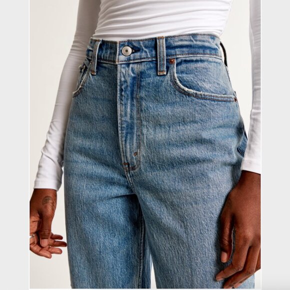 Abercrombie & Fitch 90s Straight Ultra High Rise Blue Jeans - Size 26 / 2 - Picture 5 of 9